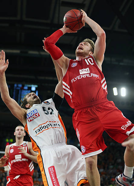 上演反客为 上演反客为